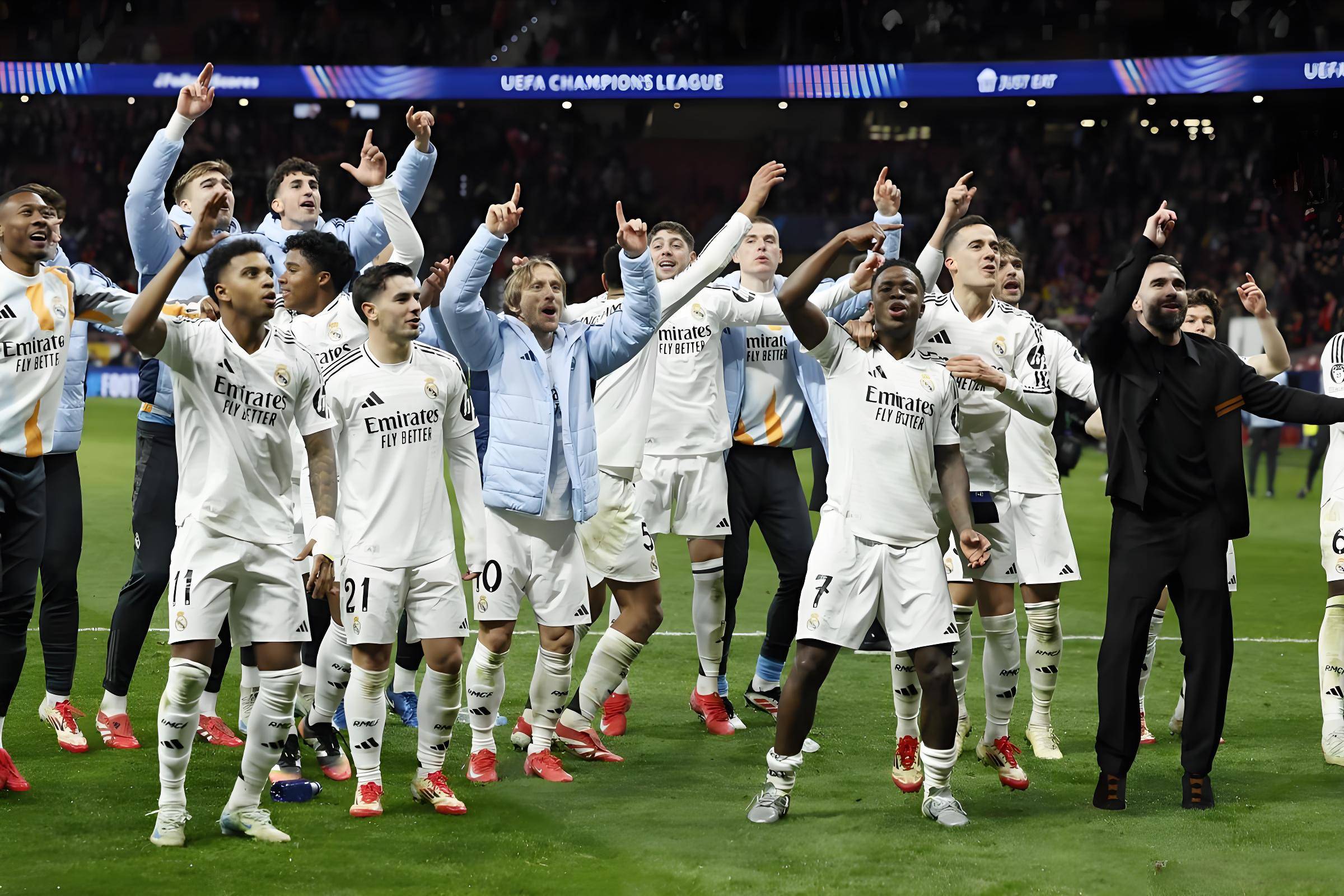 开云官方网-包含这也行？今晚多特蒙德篮板制胜比利亚雷亚尔围绕法国杯调整名单，转会期广厦男篮备战葡超的词条